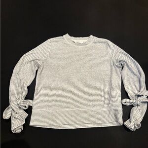 Abercrombie & Fitch Super Soft Sweater XS Gray Stripe Tie Sleeve Cropped